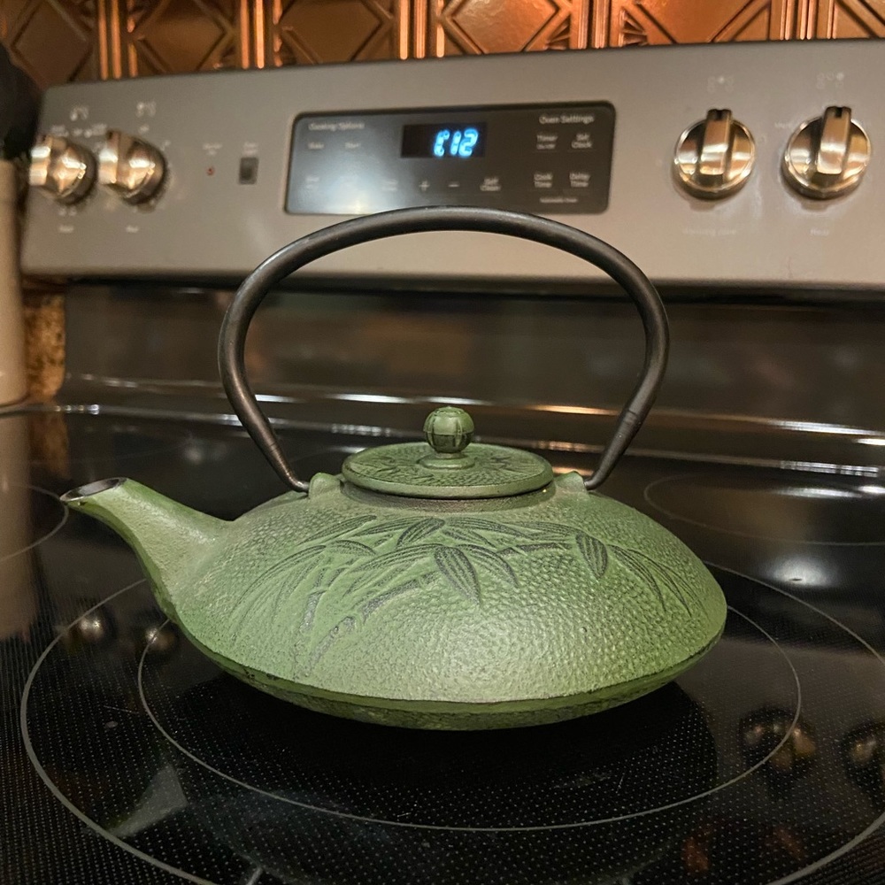 Green teapot